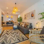 Flh Spacious With Balcony Apartment