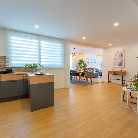 Flh Spacious With Balcony Apartment *