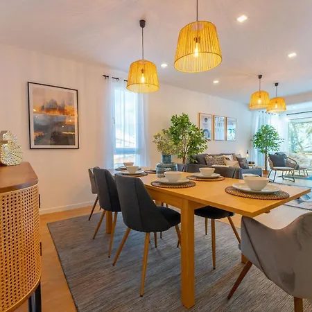 아파트 Flh Spacious With Balcony *