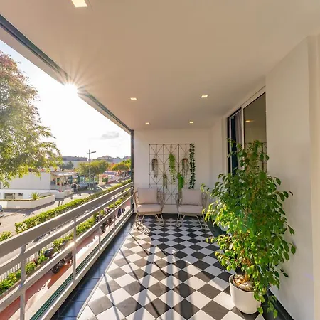 Flh Spacious With Balcony *