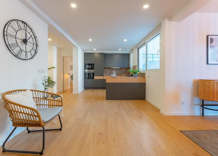 Flh Spacious With Balcony *